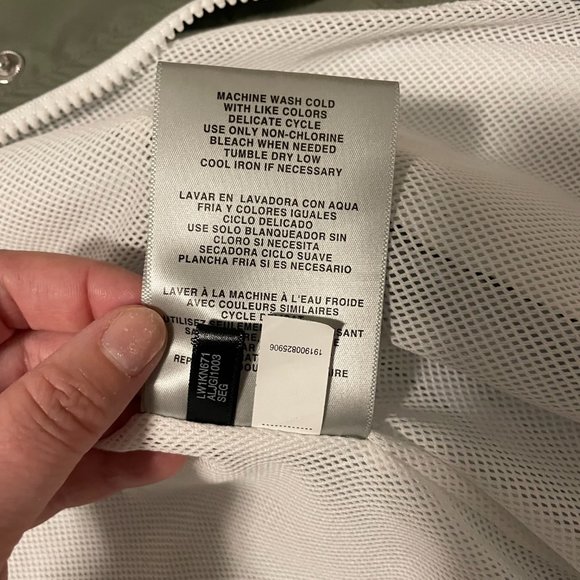 Levi's Retro Hooded Rain Jacket - women's large - Picture 8 of 9